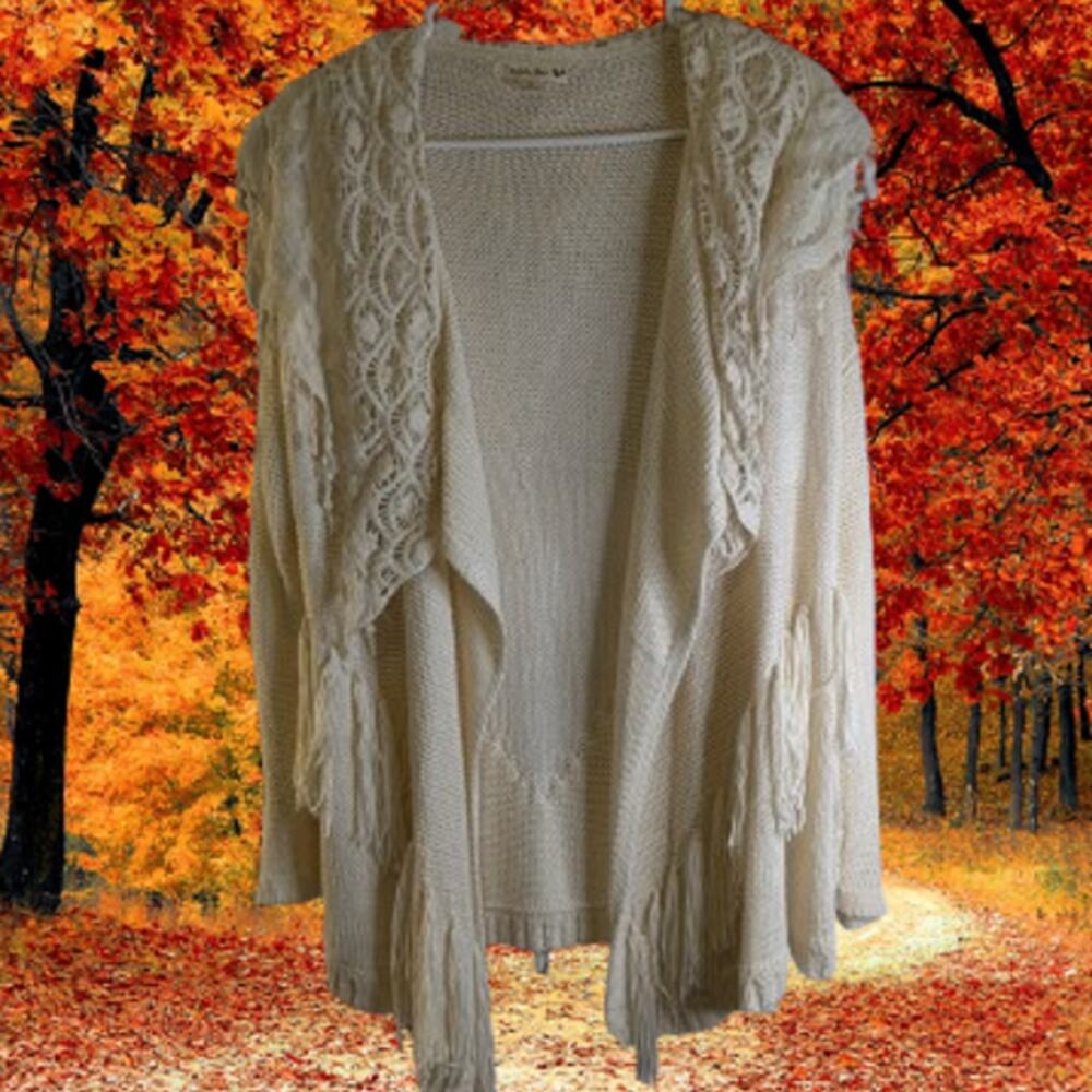 Double Zero Small long sleeve knit w/crochet accents oversized collar sweater